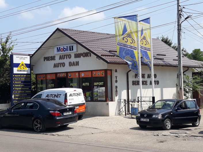 15646393394_min.jpg